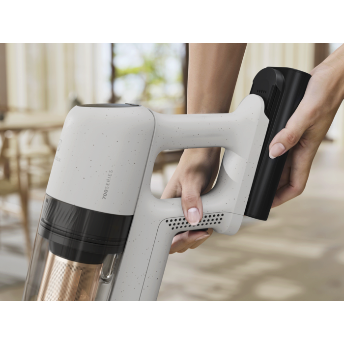 Battery-powered hand unit with compact design for easy portability and simple use.