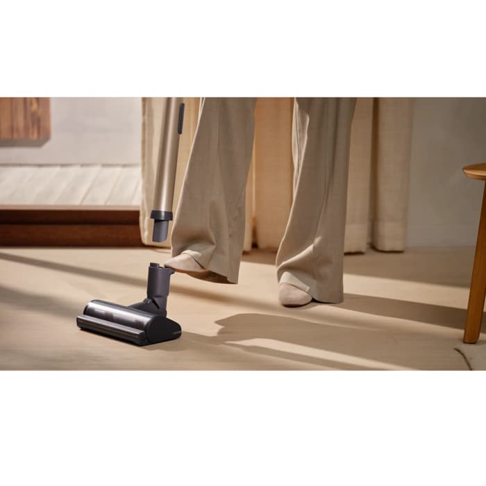Switch nozzles in seconds using the foot release – no need to bend down